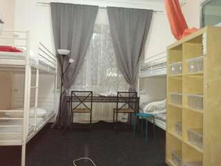 Хостел Шаманка Москва  Спальное место на двухъярусной кровати в общем номере для женщин-1